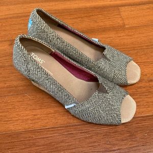 Toms Brown Tweed Wedges 7